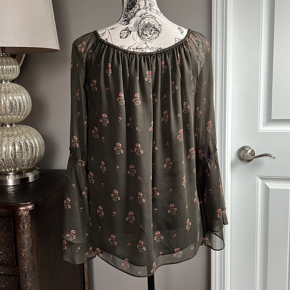 White House Black Market Boho style blouse - Picture 5 of 7